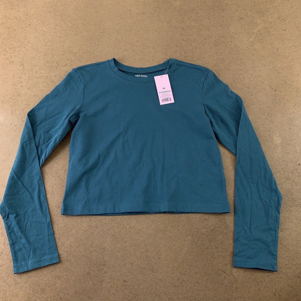 Wild Fable Juniors Size XS Botanical Blue Long Sleeve Cropped T-Shirt NWT